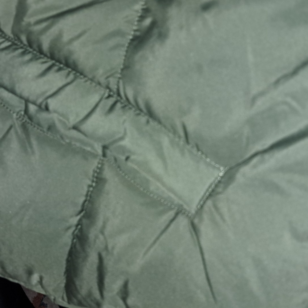 Craves Fame Puffer Vest Olive Green. Size Small NEW - Picture 2 of 3